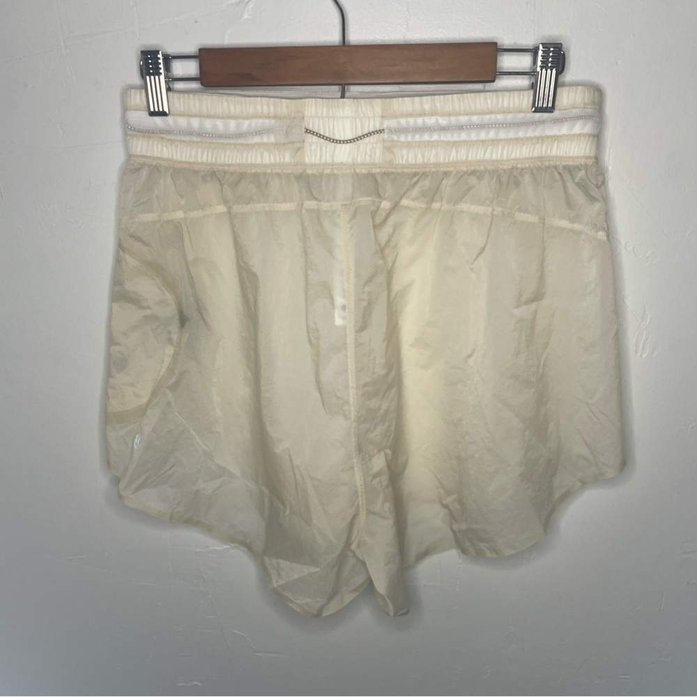 Lululemon Step Out High Rise Short 3" in White Opal - Picture 6 of 14